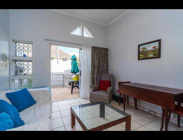 1 BEDROOM APARTMENT FOR SALE IN KENILWORTH